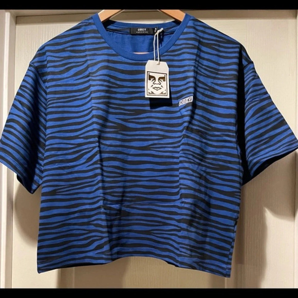 🎉🎉HP🎉🎉Obey Feisty Printed T-Shirt - Picture 4 of 6